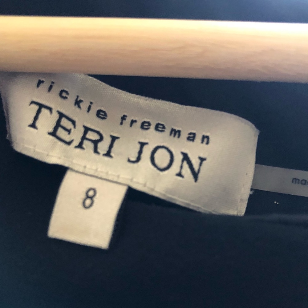 Beautiful Teri Jon Formal Cape Dress - Picture 7 of 7